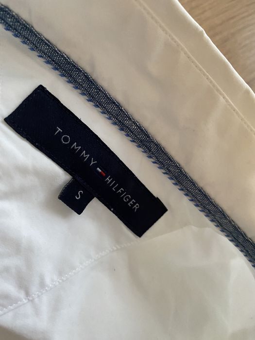 Koszula biala  Tommy Hilfigher r.M 40
