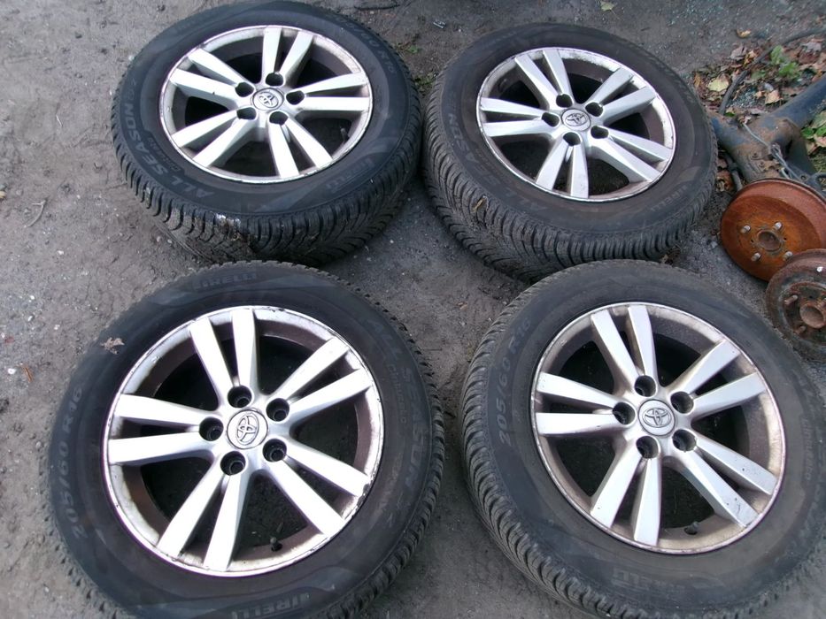 KOŁA FELGI ALU OPONY ZIMA PIRELLI  205/60/16 TOYOTA AVENSIS T27 AURIS   VERSO  5X114,3