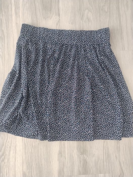 Spódnica w kropki