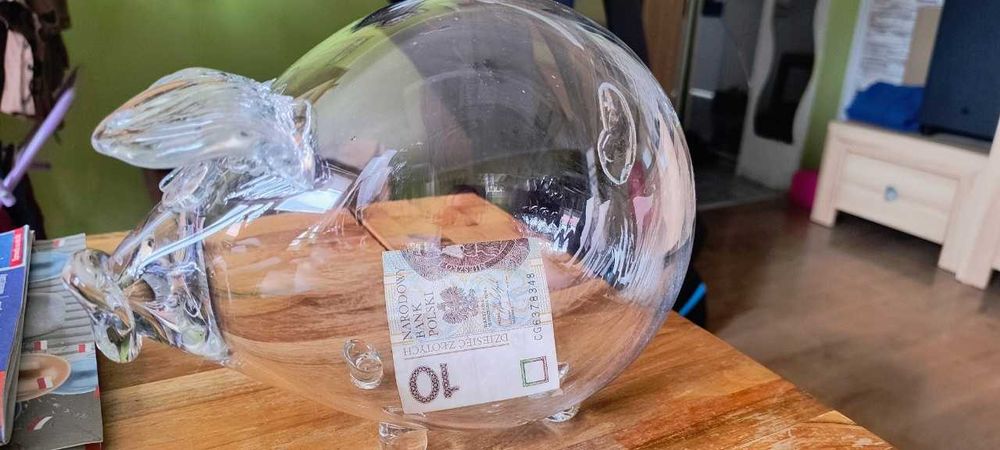 Skarbonka szklana świnka bez otworu do rozbicia 16 cm