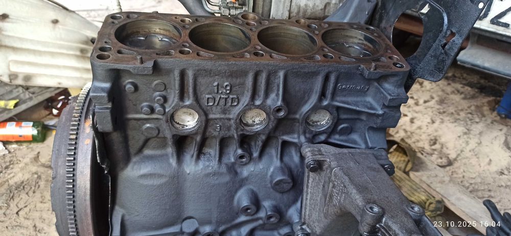 Блок цилиндров в сборе 1,9 1Y