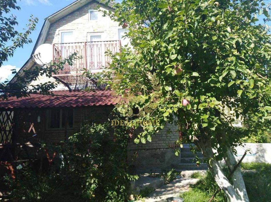 Продам двоповерховий дачний будинок поблизу с.Блиставиця