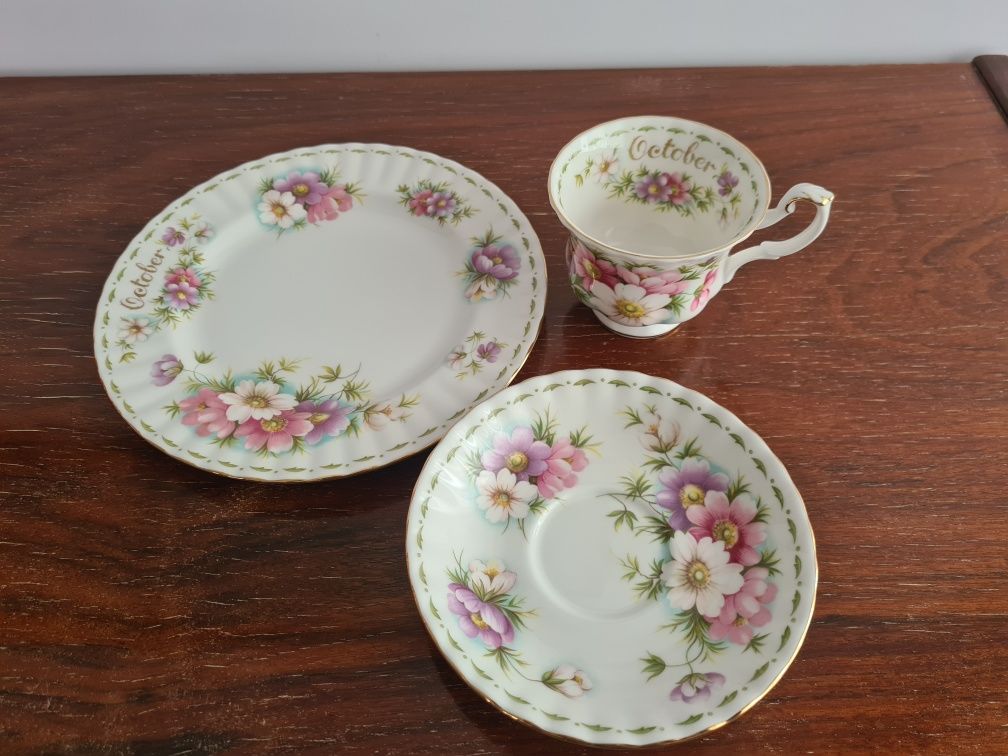 Chávenas e Pratos Royal Albert