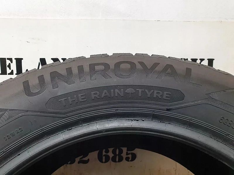 Uniroyal AllSeasonExpert 2/215/55/16/8,3mm (2139)