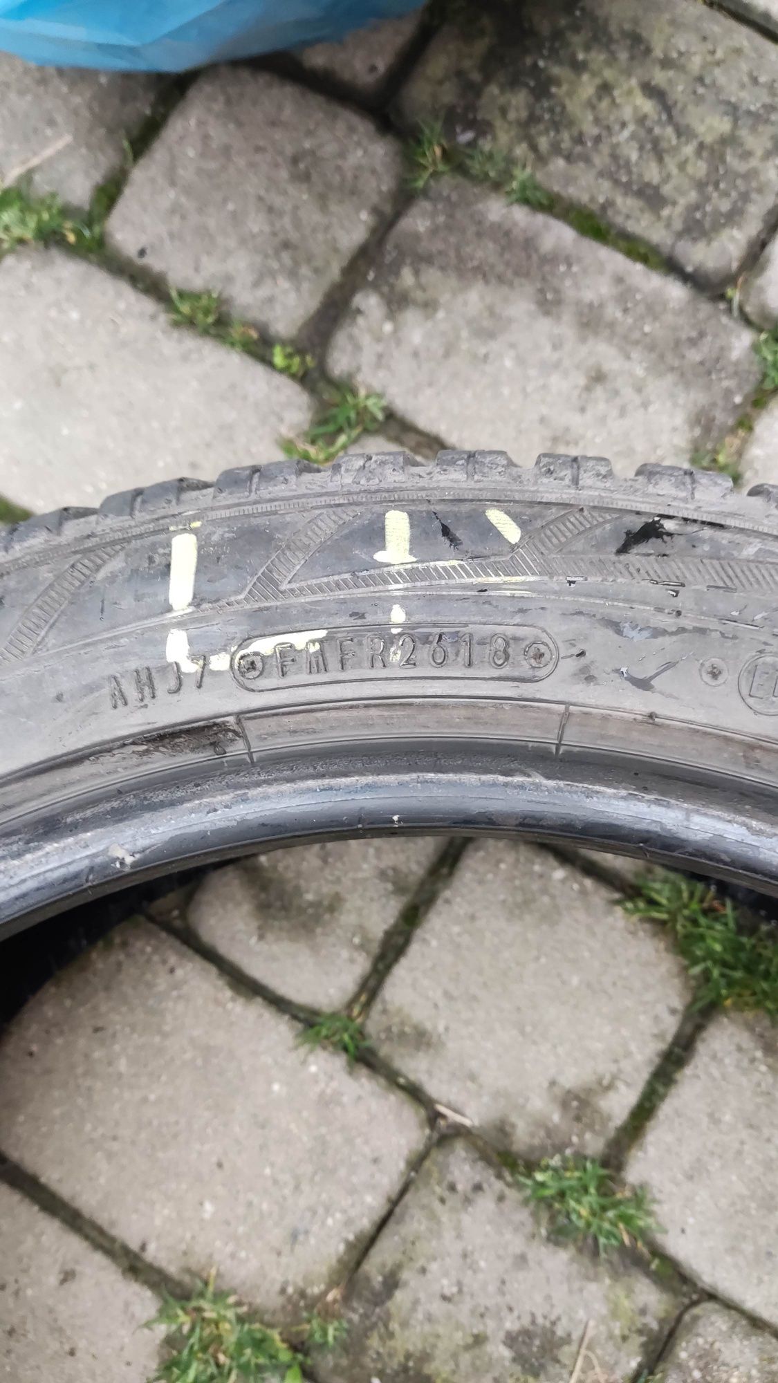 Opony zimowe Falken 225/45 R18