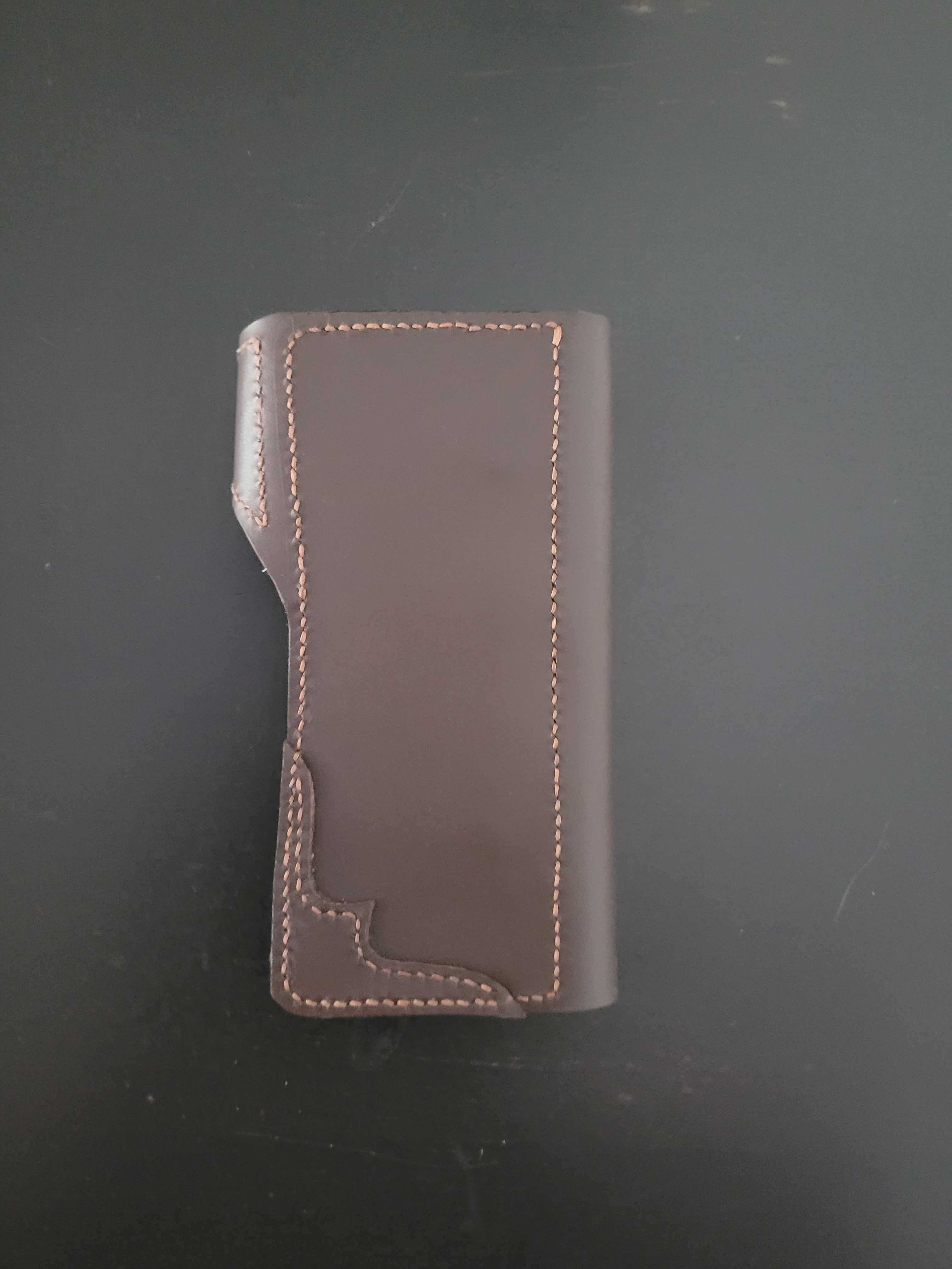 Skórzany męski portfel w brązowym kolorze  z  krzyżem ręcznie robiony