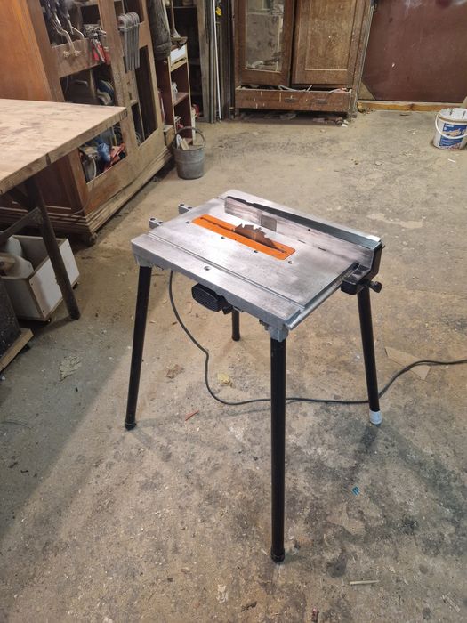 Pilarka tarczowa stołowa Elu Dewalt