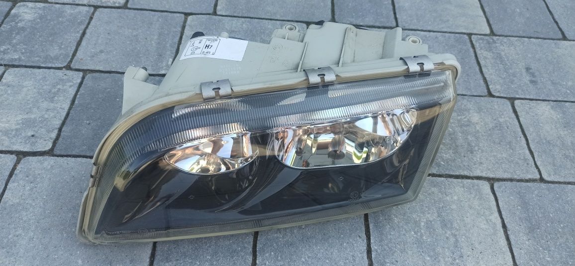 Lampa lewa przednia przód Volvo S40 V40 lift Europa jak nowa