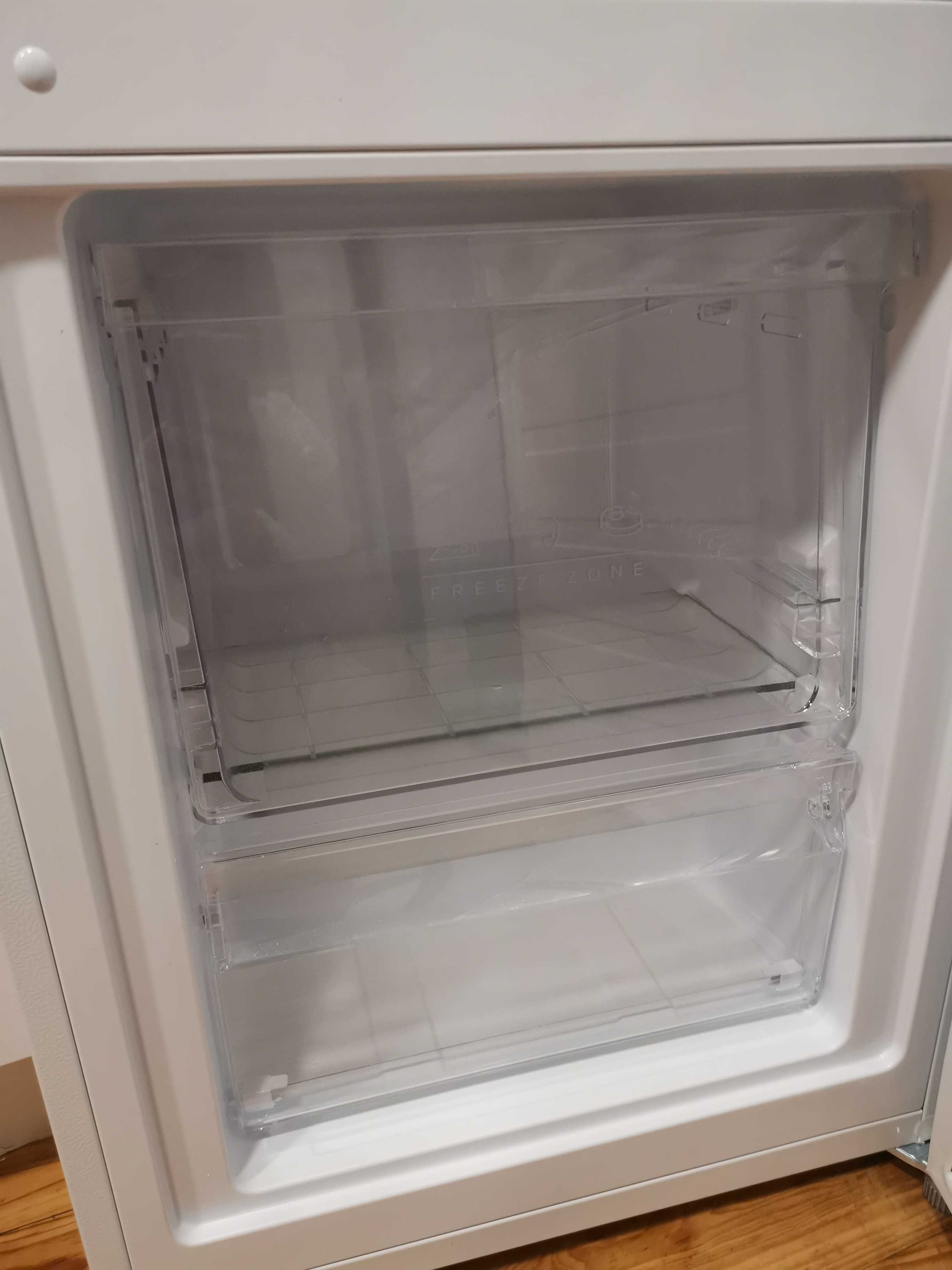 Frigorífico branco 55x178x58
