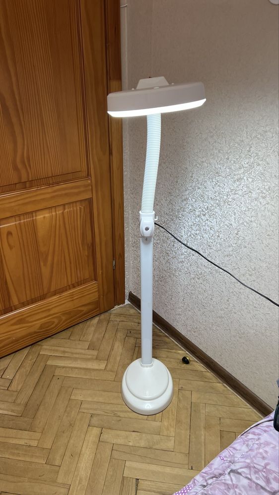 Косметологічна LED лампа