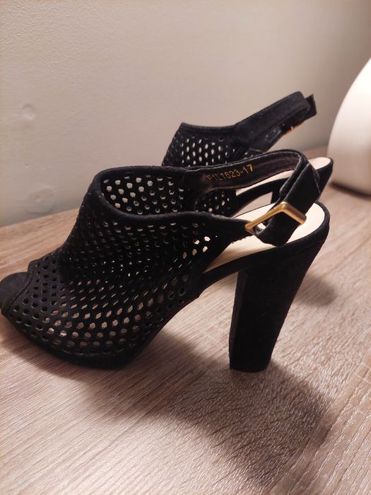 Sandálias  novas nunca usadas