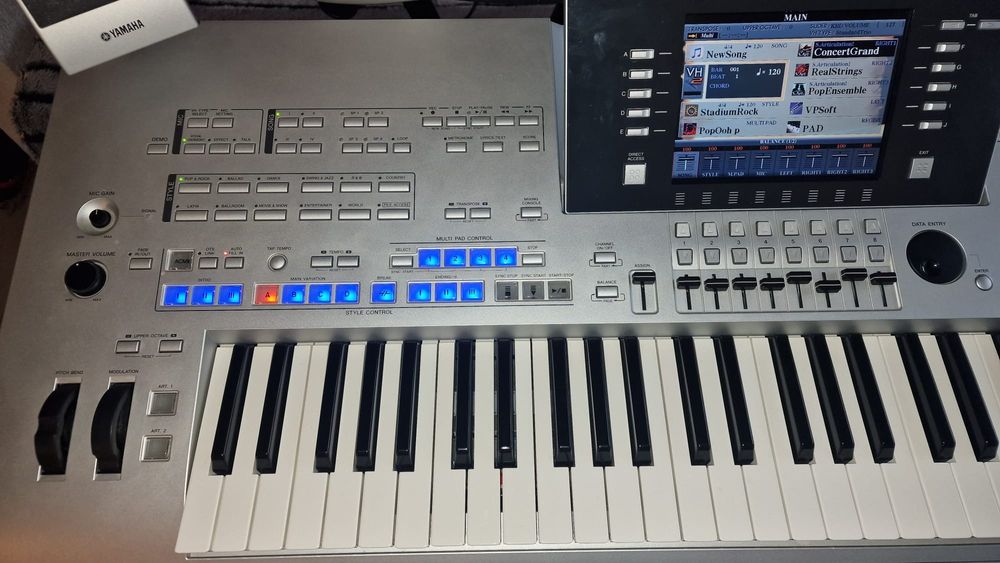 Keyboard Yamaha Tyros 4