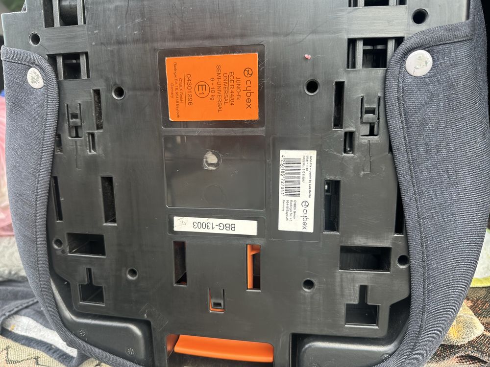 Продам автокресло Cybex Juno fix 9-18 кг