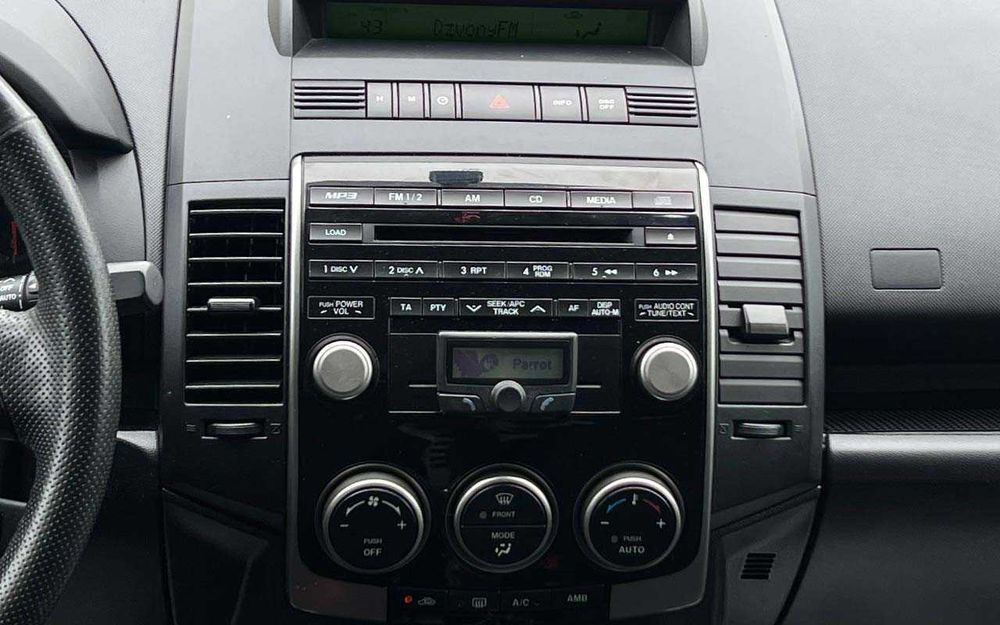 Mazda 5 2010 року