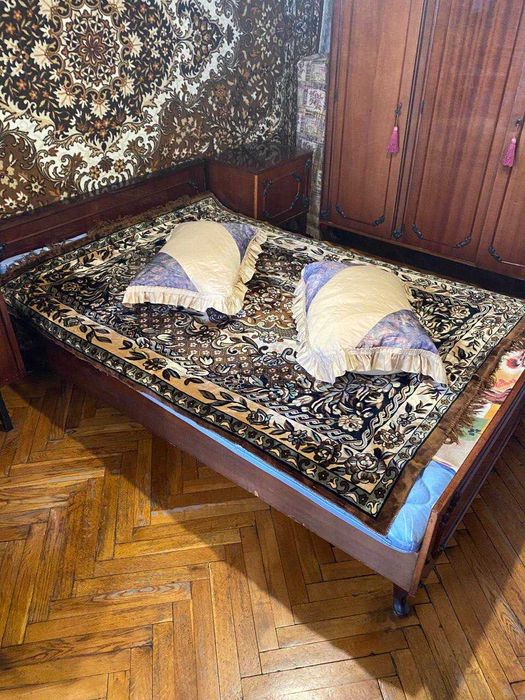 Спальный гарнитур "Дробета" Румыния натуральное дерево, кровать, шкаф