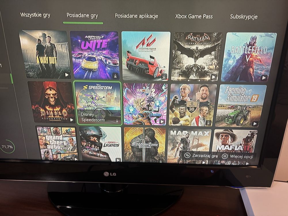 Xbox one s 1TB 2 pady