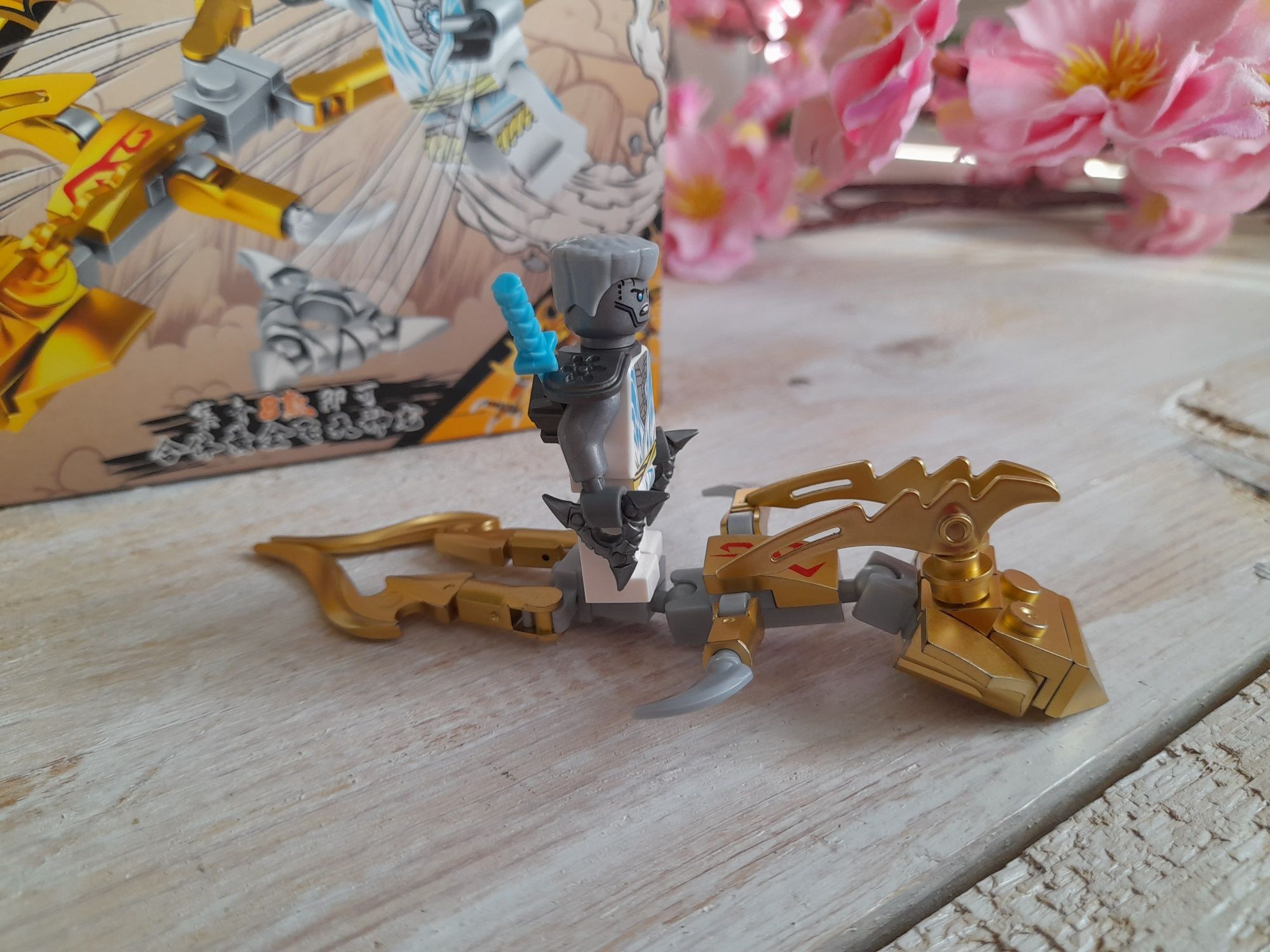 Конструктор NINJAGO MG956-3, Зейн из Ниндзяго
39 детали
Есть коробка и