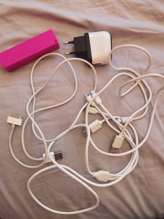 Acessórios para telemóveis, power bank,cabos USB e transformador