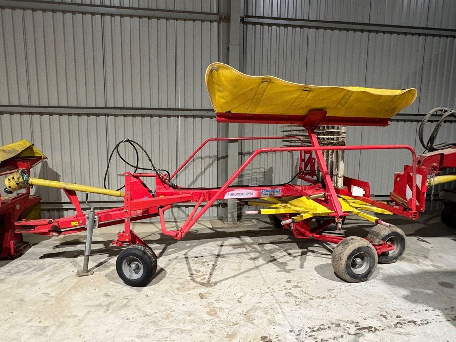 Pottinger Top 461A  Zgrabiarka Pottinger 461A maszyna ciągana, jednokaruzelowa