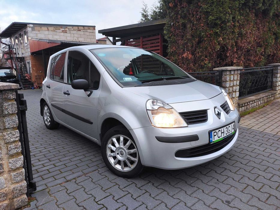 Benzyna/ Klimatyzacja/ Alufelgi/ ISOFIX/ Hak/ Serwisowany