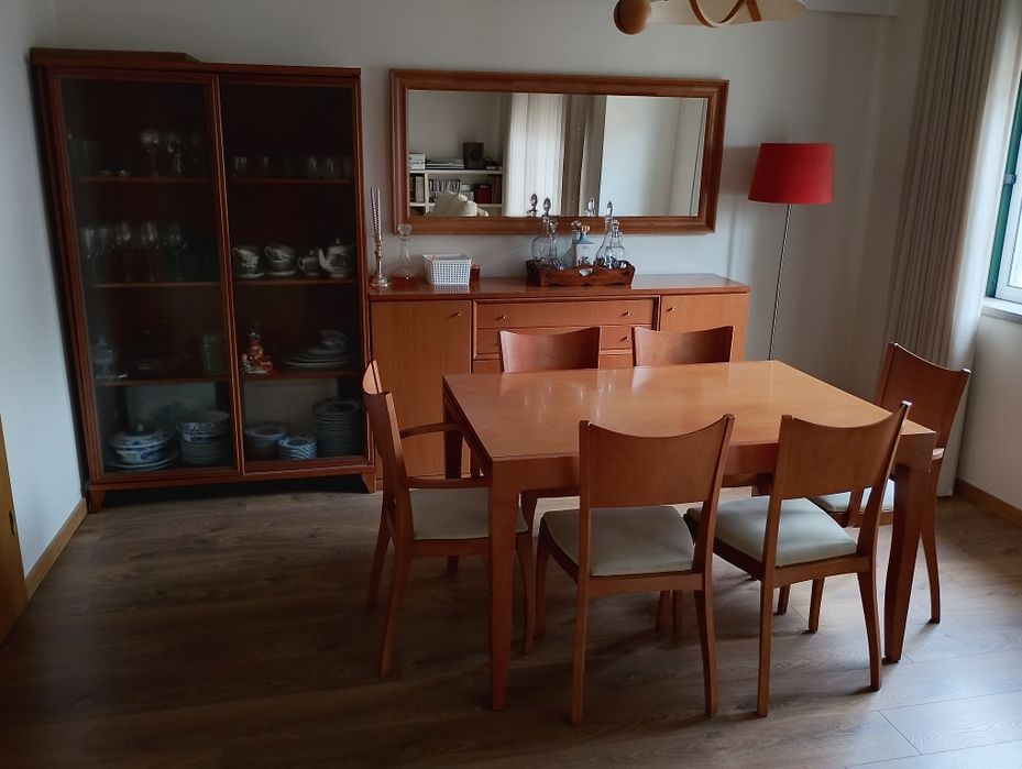 Mobília completa de sala de jantar