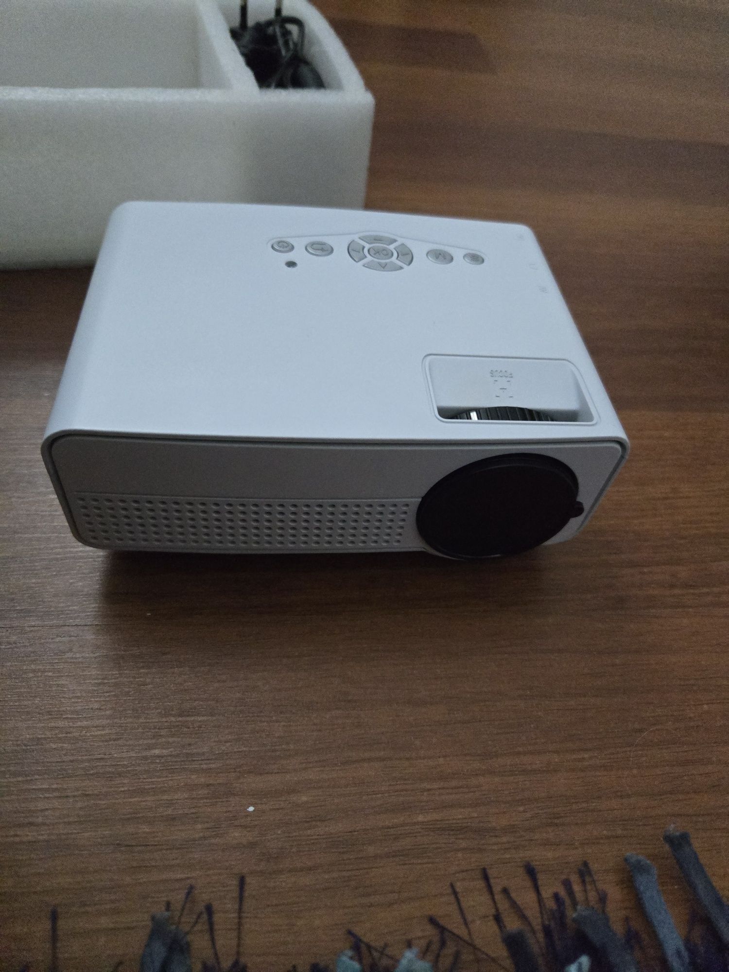 Mini projetor led (novo)