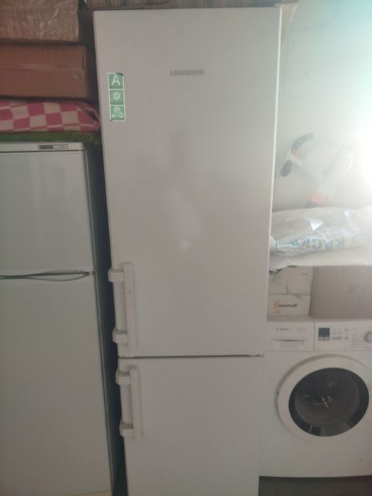 Холодильник двухкамерный LIEBHERR C4025