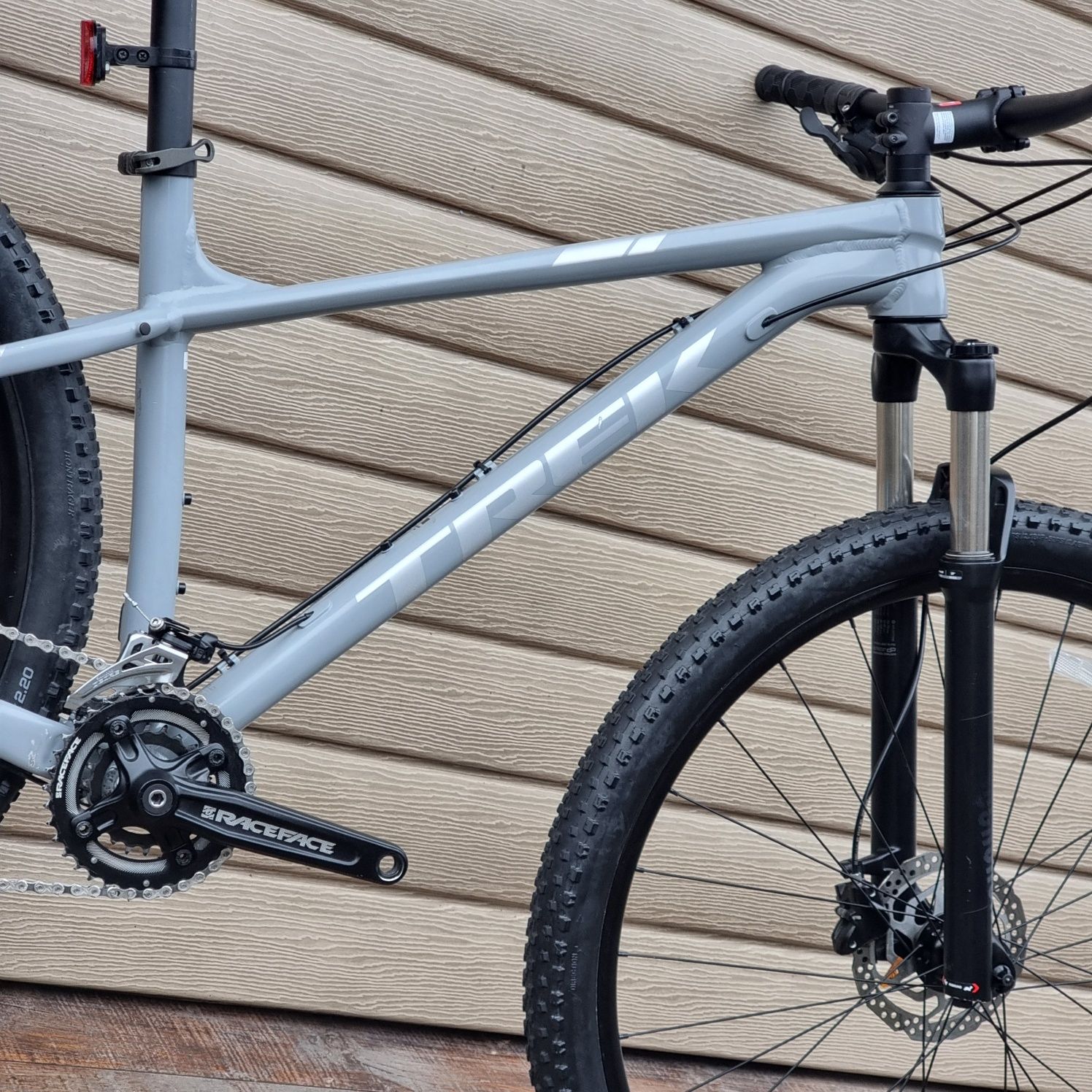 Вилка ROCKSHOX AIR Shimano Deore XT Disc Гідравлика 
29 TREK X-CALIBER