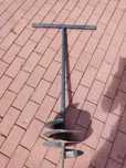 Świder do ziemi ręczny z uchwytem 25cm