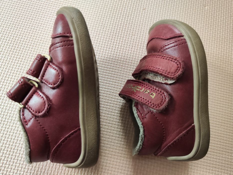 Buty skórzane, ocieplane barefoot 3f rozm. 22
Sukienka do karmienia pi