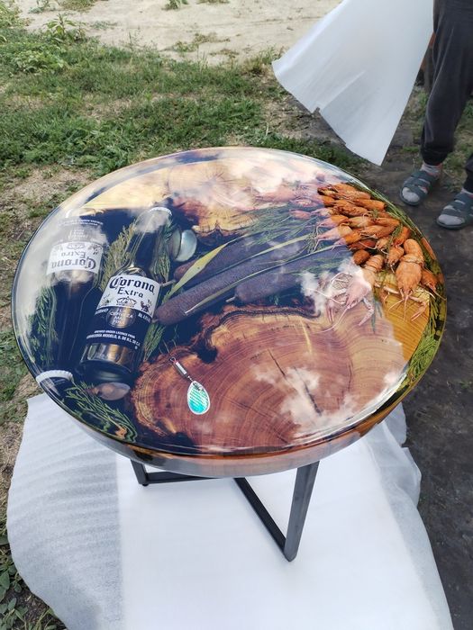 Столик зі смоли “Раки й пиво” • ексклюзив, під замовлення