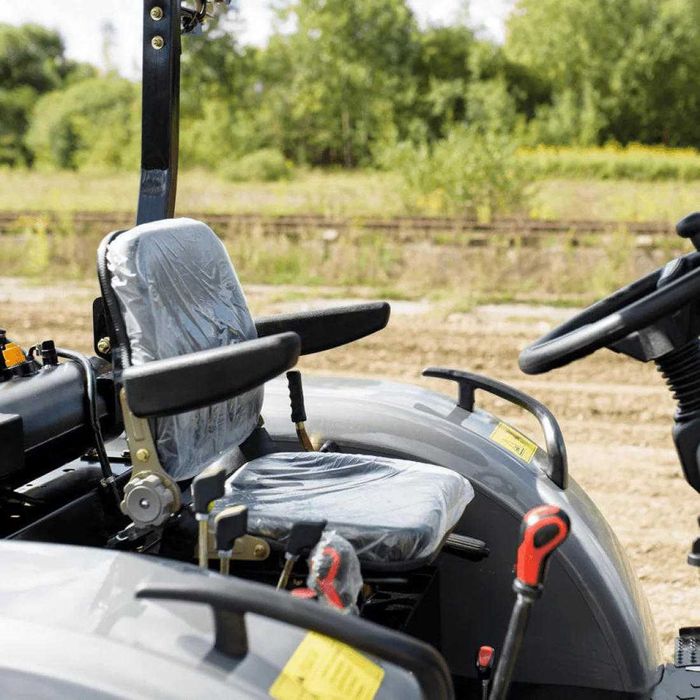 Мінітрактор СКАУТ ТЕ-504 з дашком на 50 сил (АКЦІЯ - 9099$ )