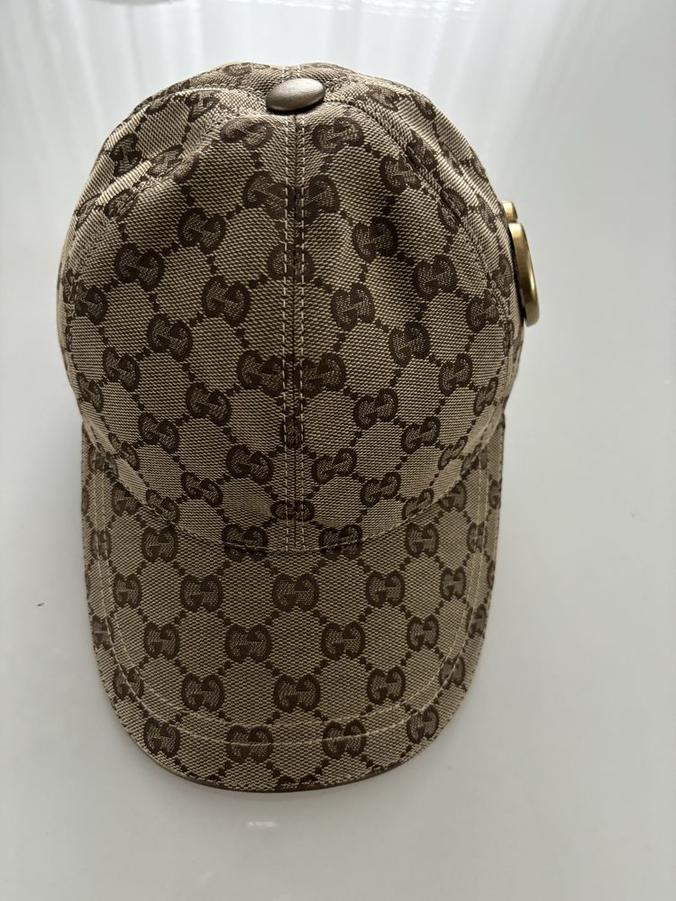 Gucci czapka z daszkiem brazowa monogram logo miu celin