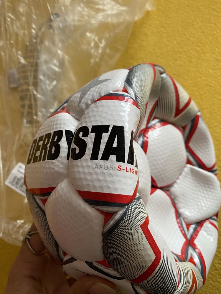Piłka nowa DerbyStar