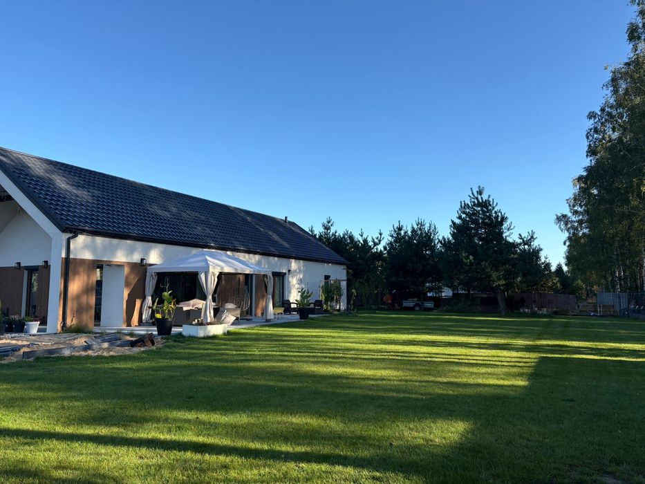 Nowoczesny Dom na Sprzedaż – Komfort i Przestrzeń