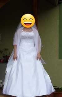 Suknia ślubna rozmiar 36 na  kobietkę okolo 160m plus welon
