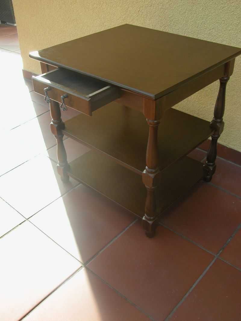 regał - stolik z szufladą