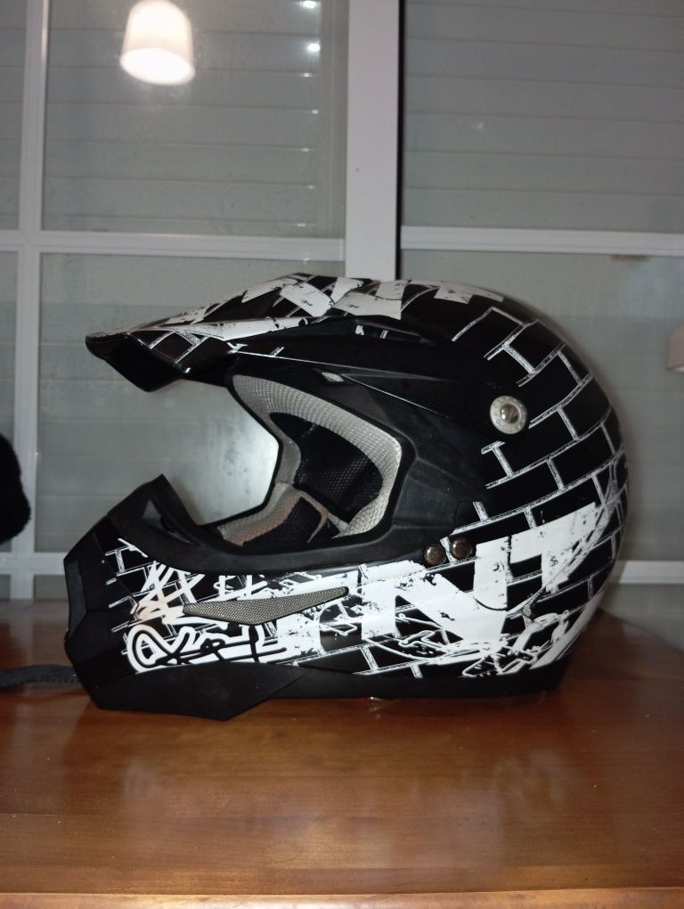 Vende-se capacete masculino