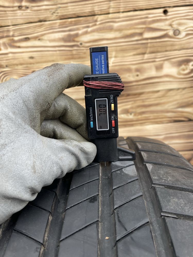 Літні шини 235/55 r18 Bridgestone 22 рік 7мм