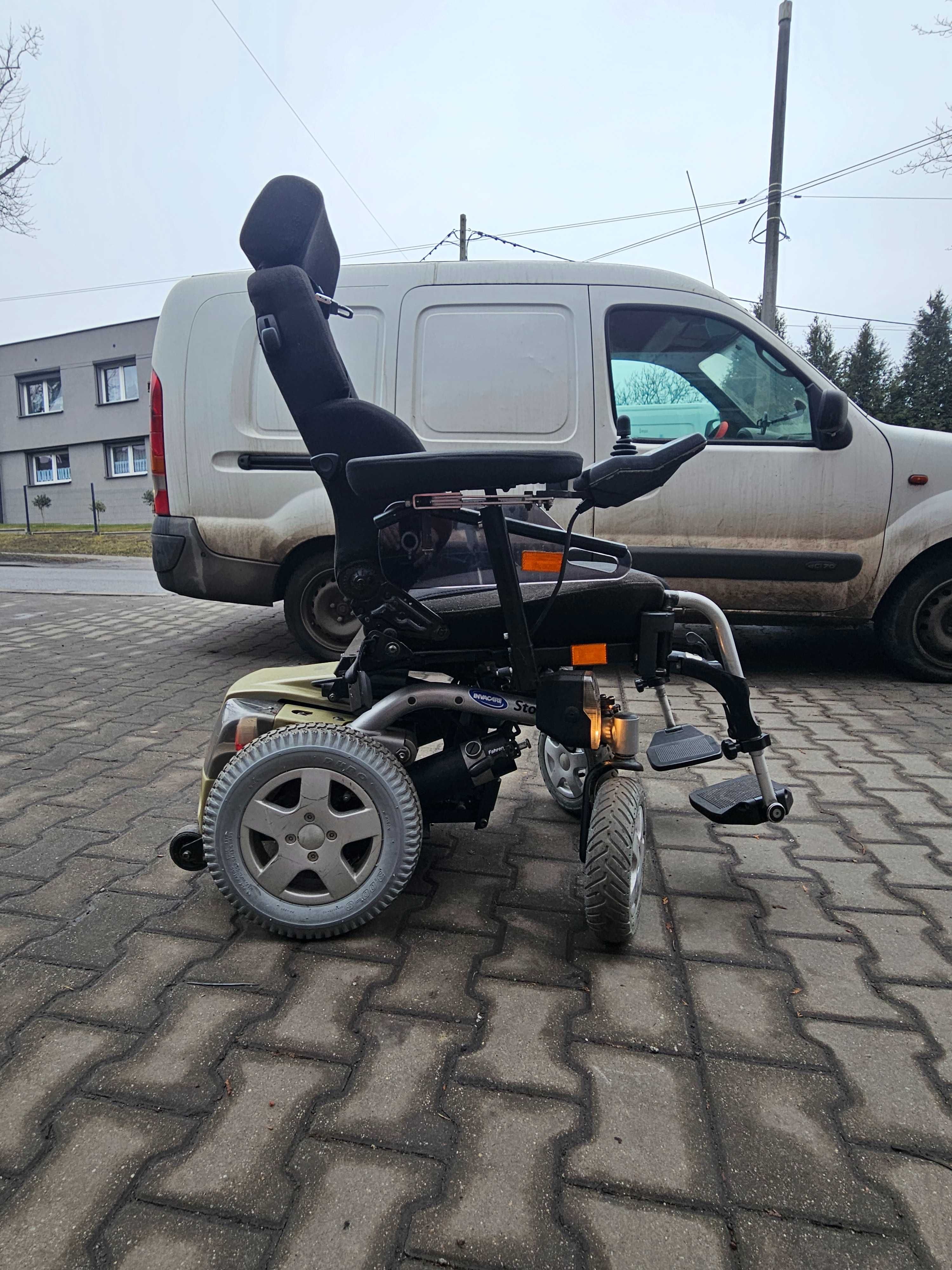 Wózek inwalidzki  Invacare Storm z elektrycznym fotelem