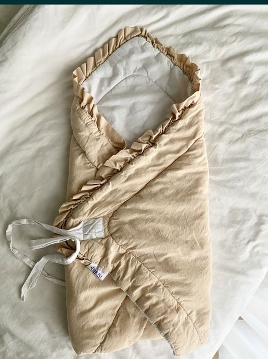 Beżowo-biały rożek, otluacz. Kremowy JUKKI. Chrzest, niemowlak,noworod