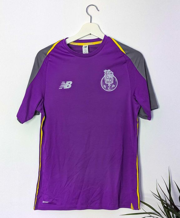 Roupa - Camisola New Balance Porto (FCP) roxa, tamanho M / S treino NB