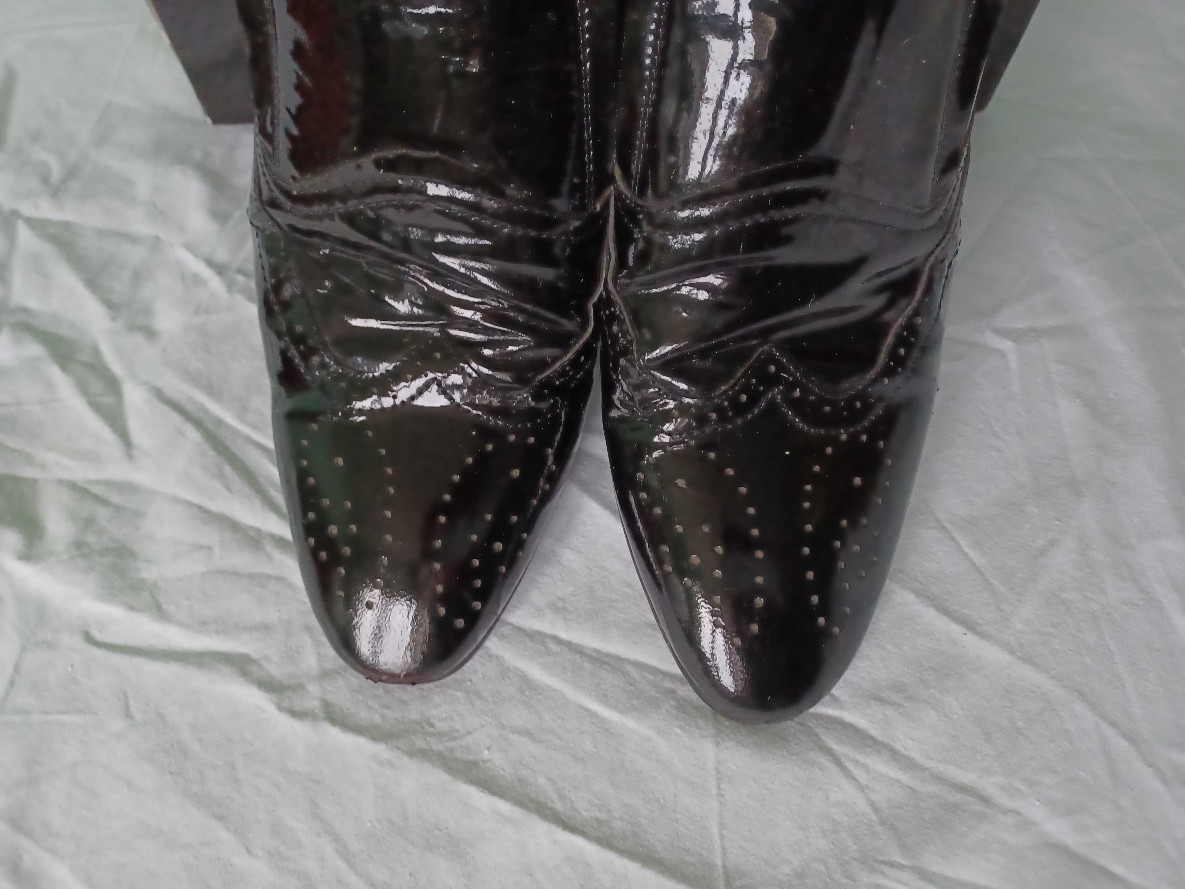 Czarne Buty Lakierki marki LANQIER Italy Design rozmiar 44.
