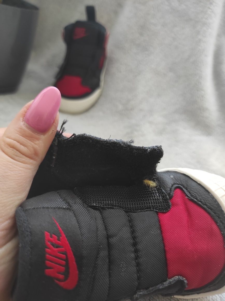 Obuwie chłopięce Nike Air Jordan 1 Crib bootie rozmiar 18,5 wkładka 9