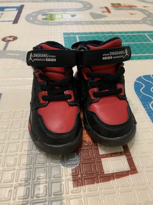 Дитячі утеплені хайтопи