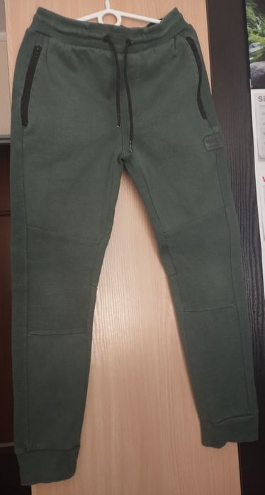 Spodnie dresowe chłopięce Reserved roz146/152