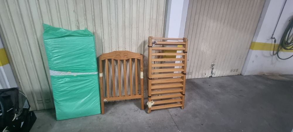 Cama de bebé  com colchão