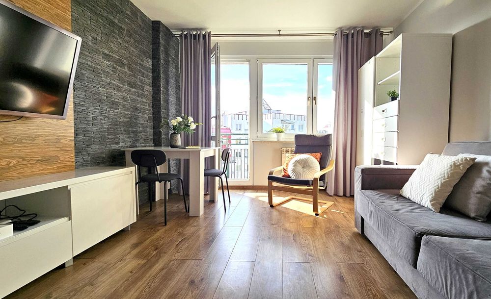 Duży jasny pokój od ZARAZ Metro Stokłosy dla 1-2 osób, internet balkon