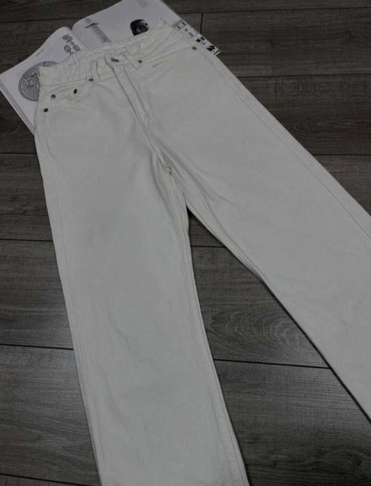 Джинси прямі дуже круті .Бренд Weekday Rowe.