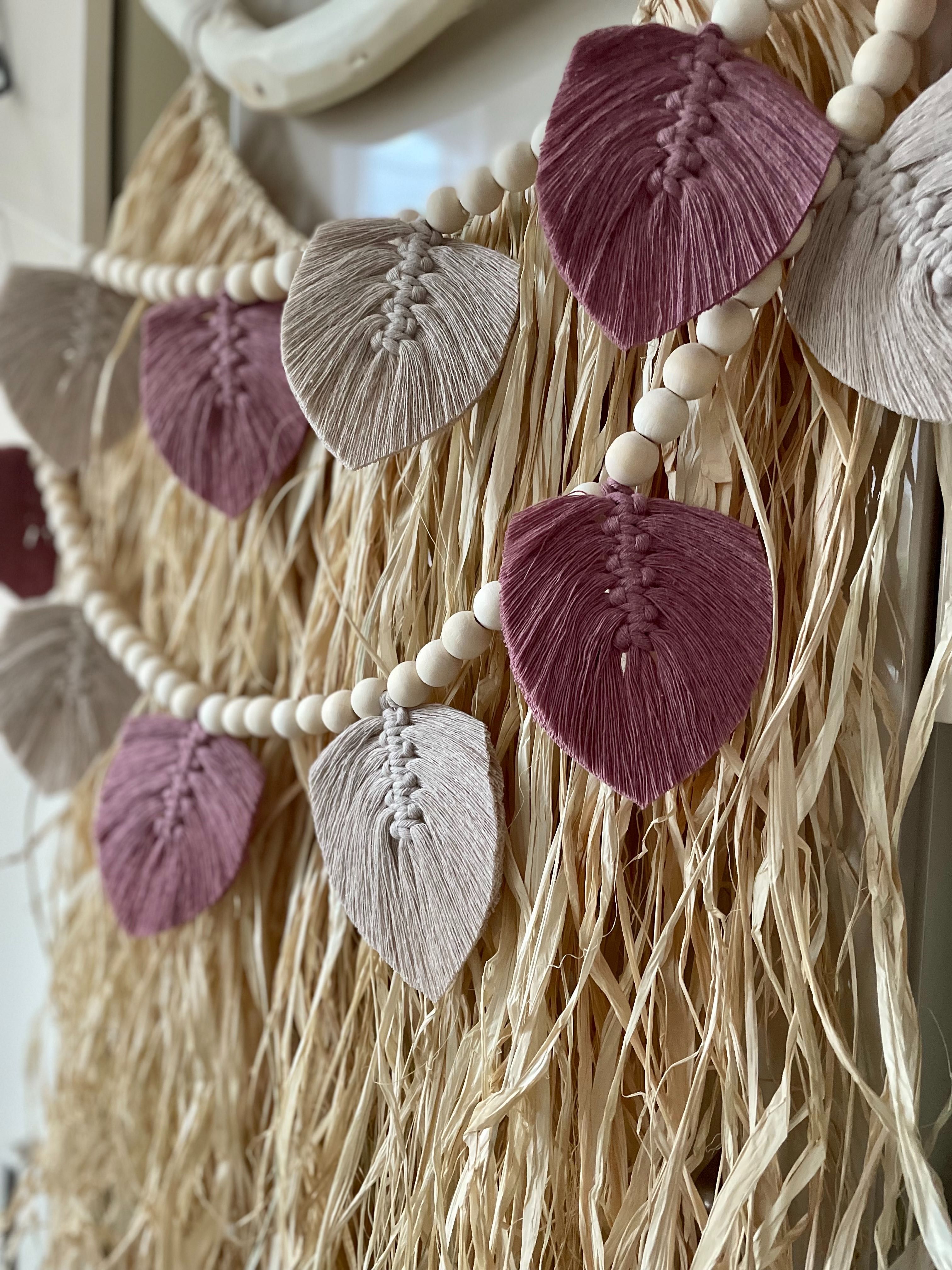 Girlanda korale drewno boho makrama handmade piórka pióra liście loft